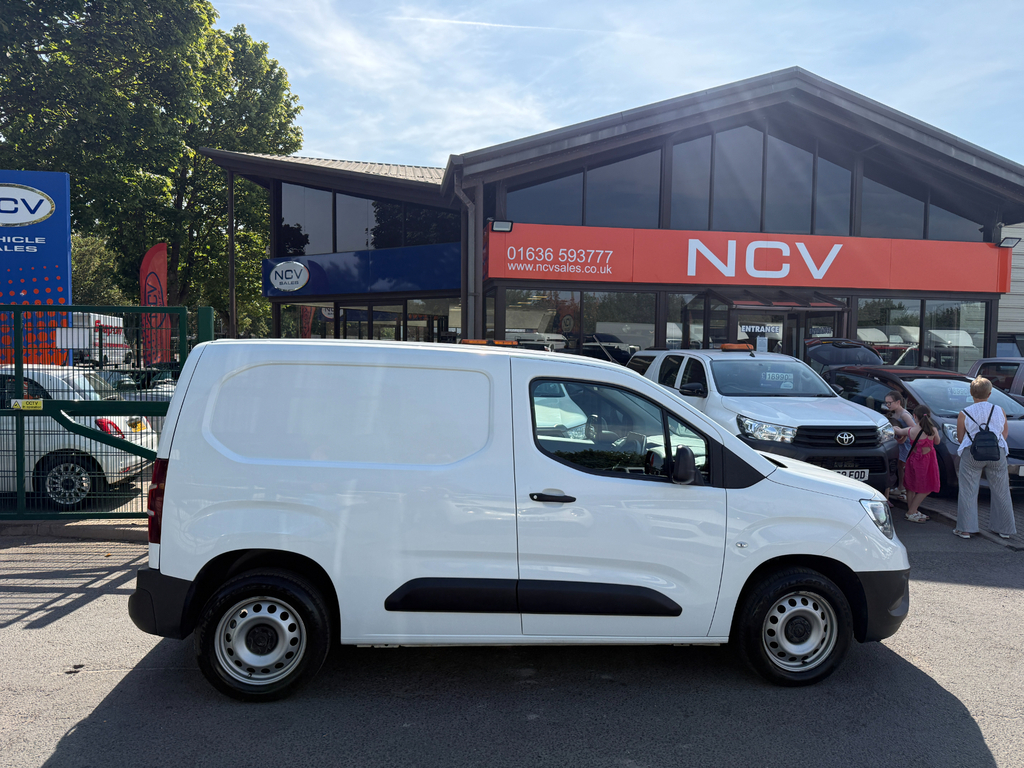 Vauxhall Combo L1h1 2300 Dynamic Ac Carplay White #2