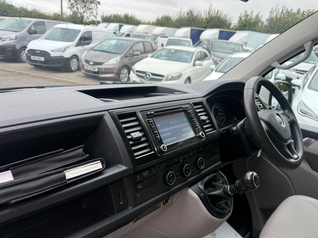 Volkswagen Transporter Shuttle Minibus 2.0 Tdi Bluemotion Tech Se Dsg Fwd Lwb Eur Silver #13