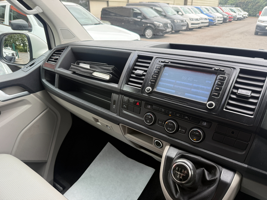 Volkswagen Transporter Shuttle Minibus 2.0 Tdi Bluemotion Tech Se Dsg Fwd Lwb Eur Silver #17