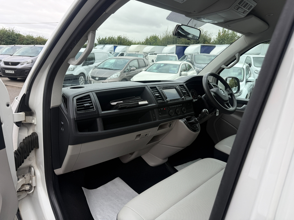 Volkswagen Transporter Shuttle Minibus 2.0 Tdi Bluemotion Tech Se Dsg Fwd Lwb Eur Silver #7
