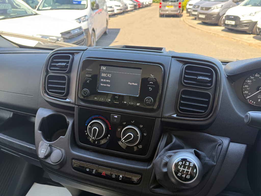 Peugeot Boxer 2.2 Bluehdi 140 H2 Van Professional White #12