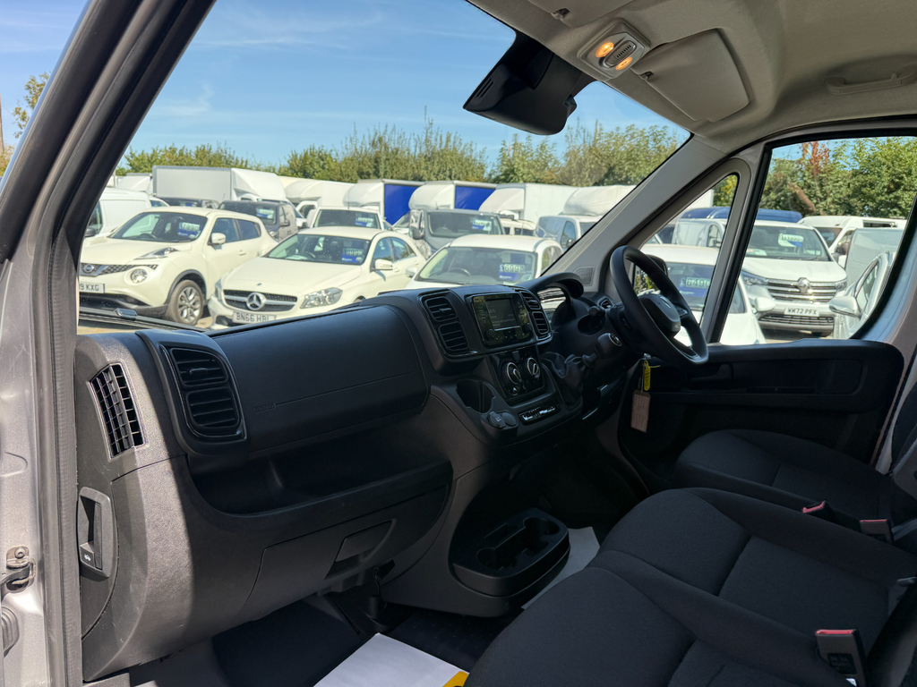 Peugeot Boxer 2.2 Bluehdi 140 H2 Van Professional White #9