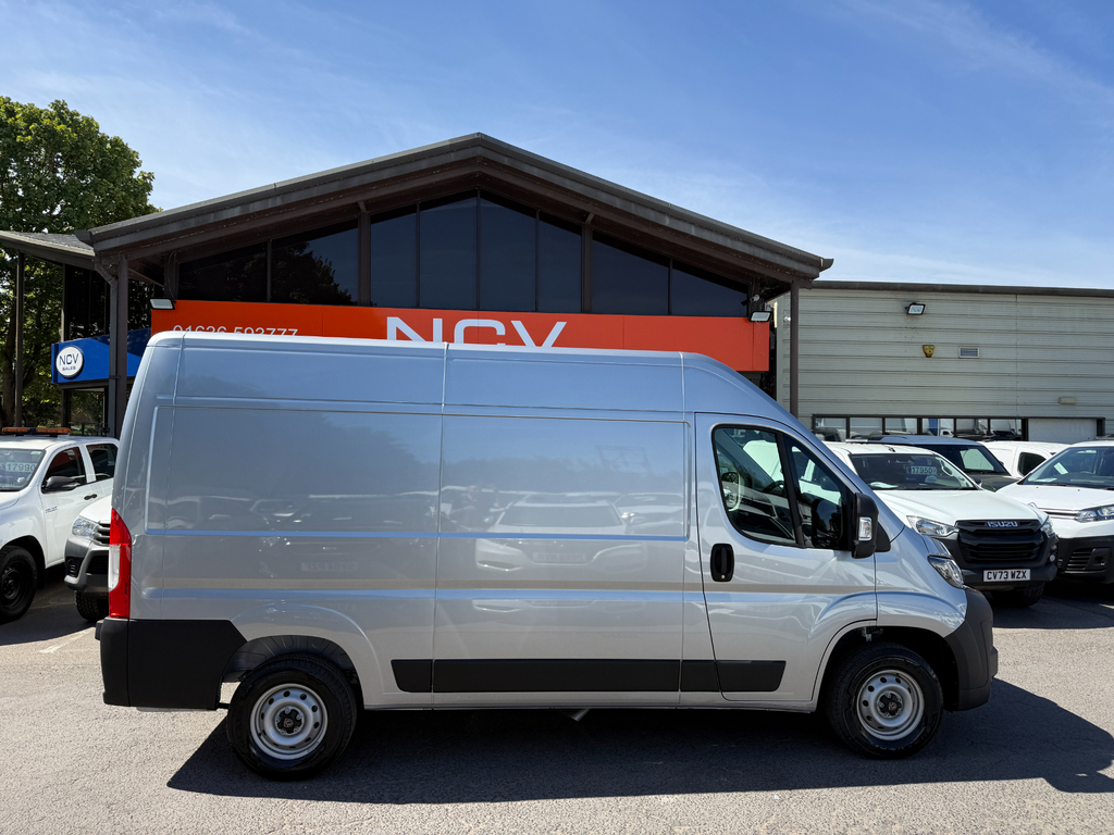 Peugeot Boxer 335 L2h2 Professional Mwb Ac 140Bhp Grey #2