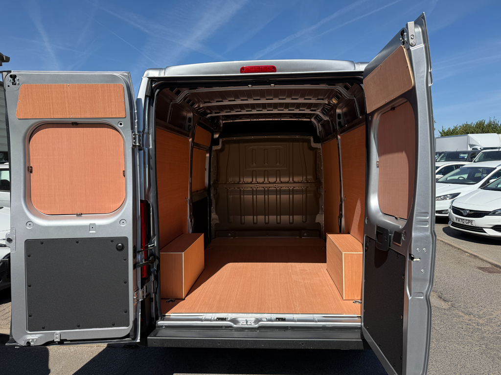 Peugeot Boxer 335 L2h2 Professional Mwb Ac 140Bhp Grey #5