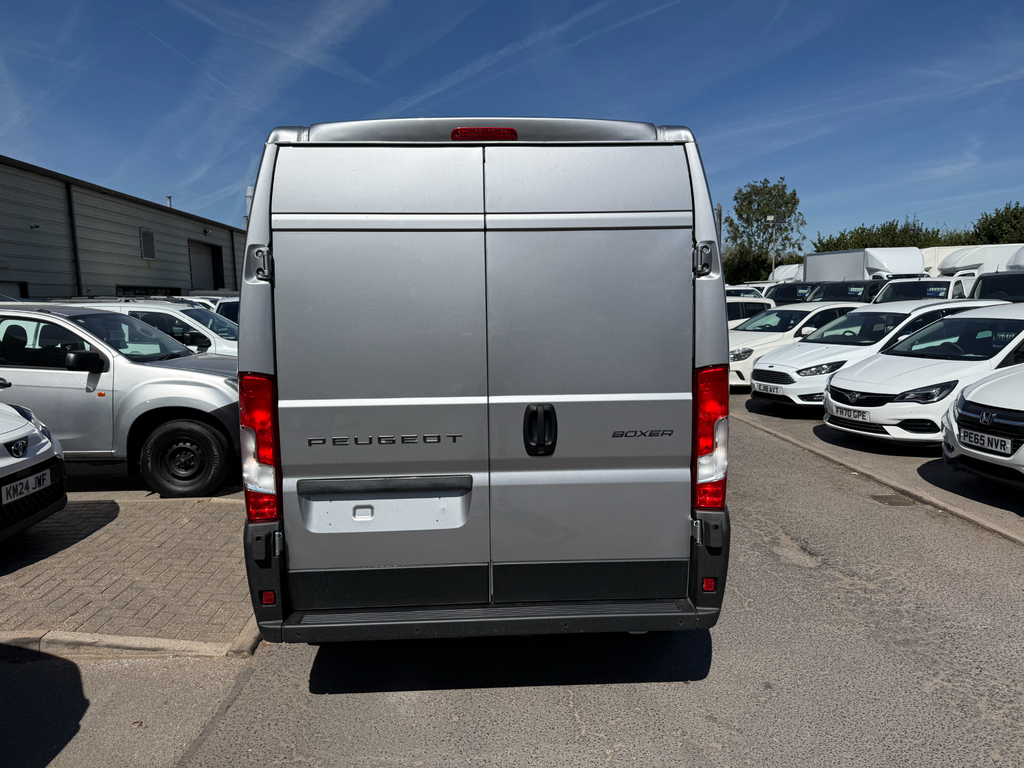 Peugeot Boxer 335 L2h2 Professional Mwb Ac 140Bhp Grey #3
