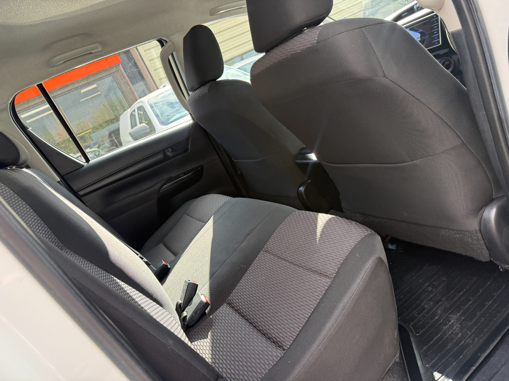 Toyota HILUX Hilux Invincible X Dcab Pick Up 2.4 D-4d Red #15