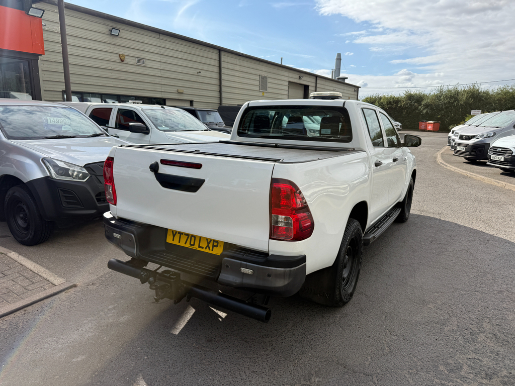 Toyota HILUX Active 4Wd D-4d Dcb Tss Roller Top 4X4 White #3