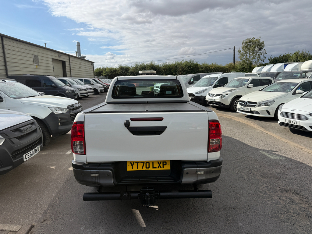 Toyota HILUX Active 4Wd D-4d Dcb Tss Roller Top 4X4 White #4
