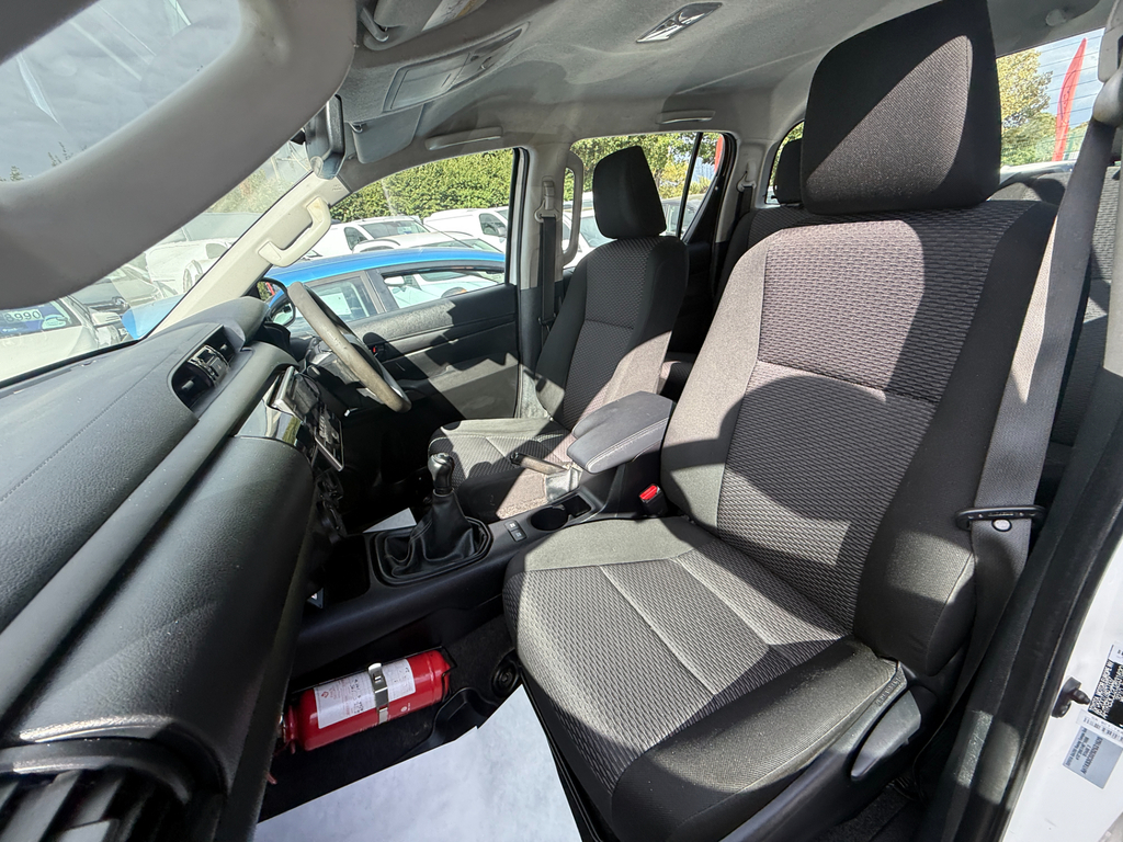 Toyota HILUX Hilux Invincible X Dcab Pick Up 2.4 D-4d Red #10