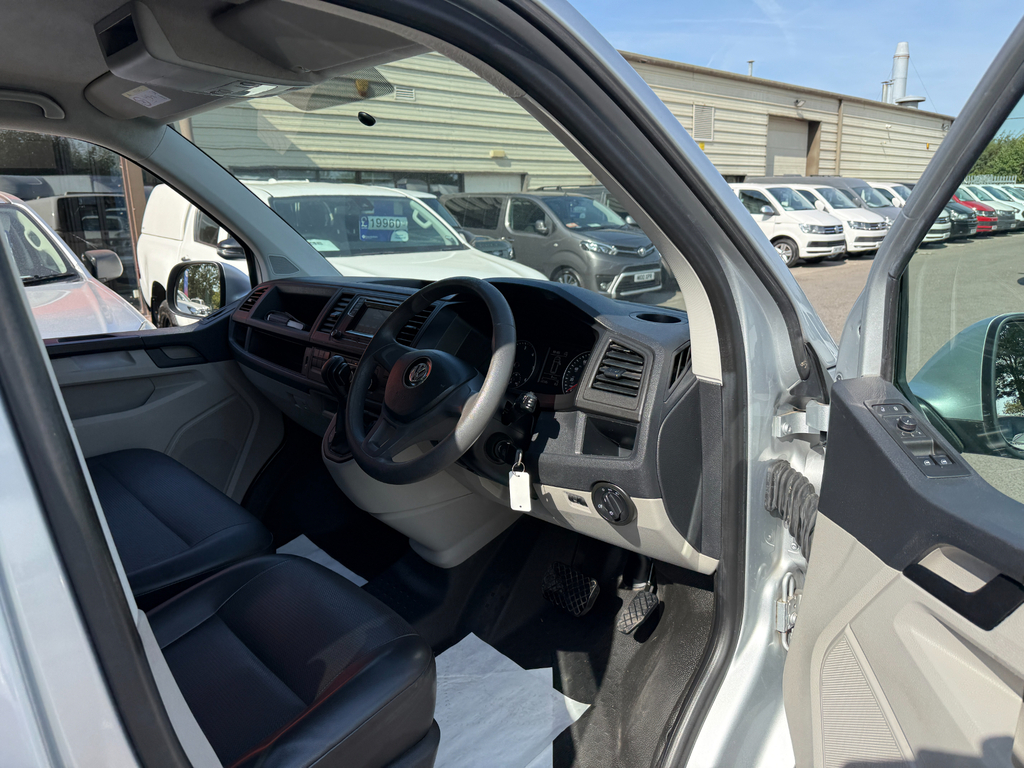Volkswagen Transporter 2.0 Tdi Bmt 102 Startline Kombi Van Euro 6 White #16