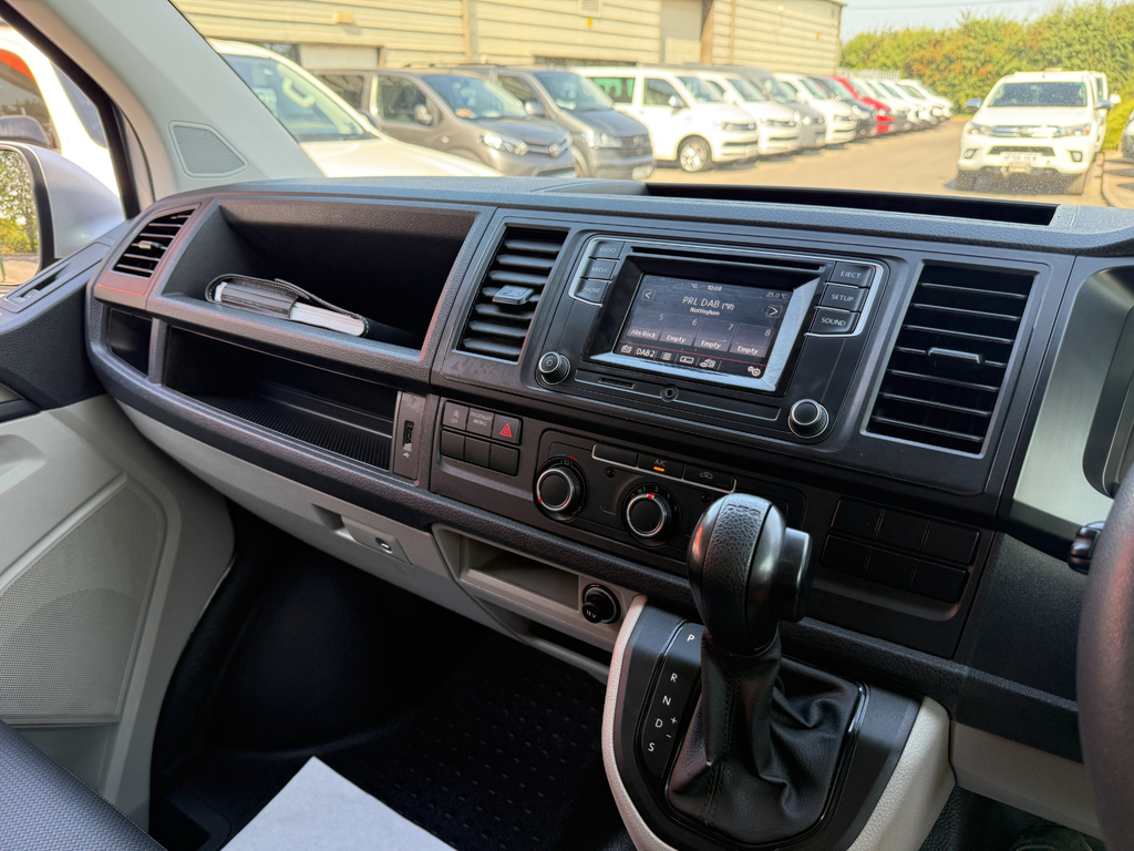 Volkswagen Transporter 2.0 Tdi Bmt 102 Startline Kombi Van Euro 6 White #18