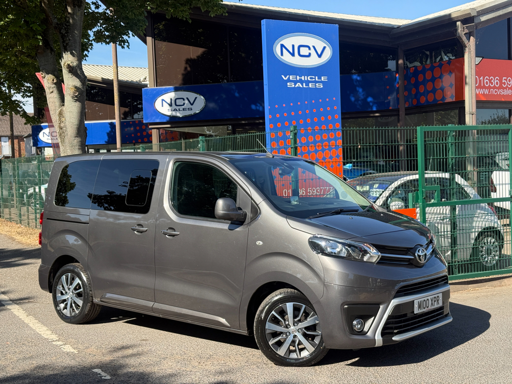 Toyota PROACE D-4d L0 Family 8 Seater Minibus Grey