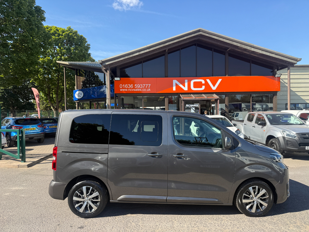 Toyota PROACE D-4d L0 Family 8 Seater Minibus Grey #2