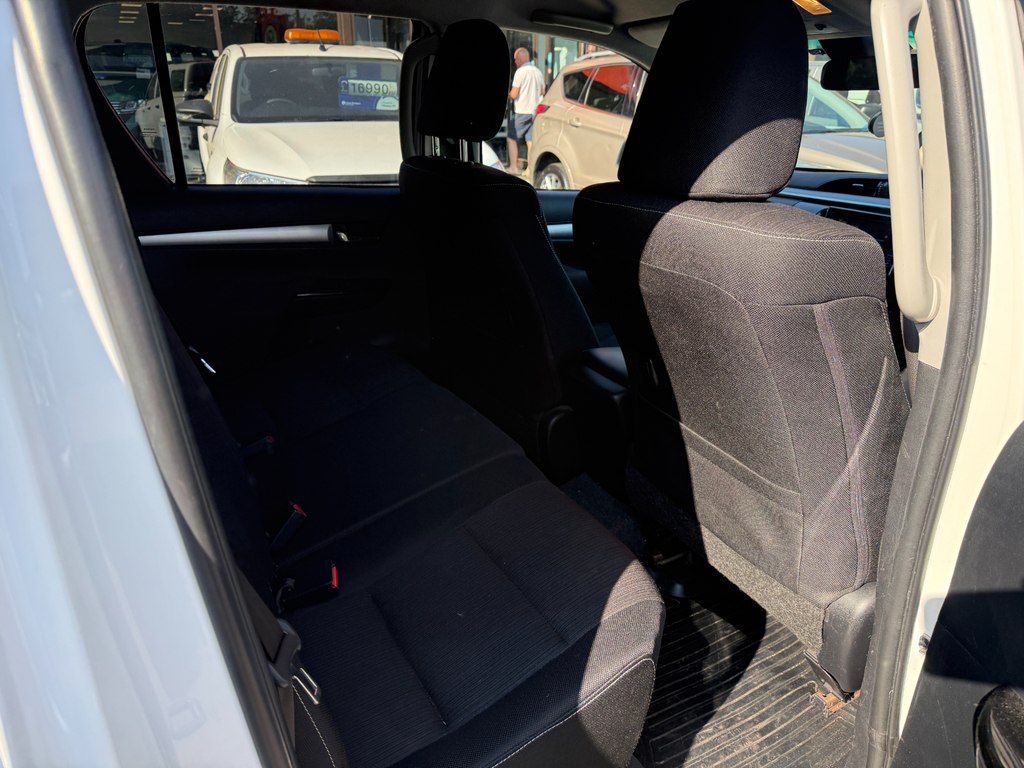 Toyota HILUX Invincible 4Wd D-4d Dcb Truckman White #6