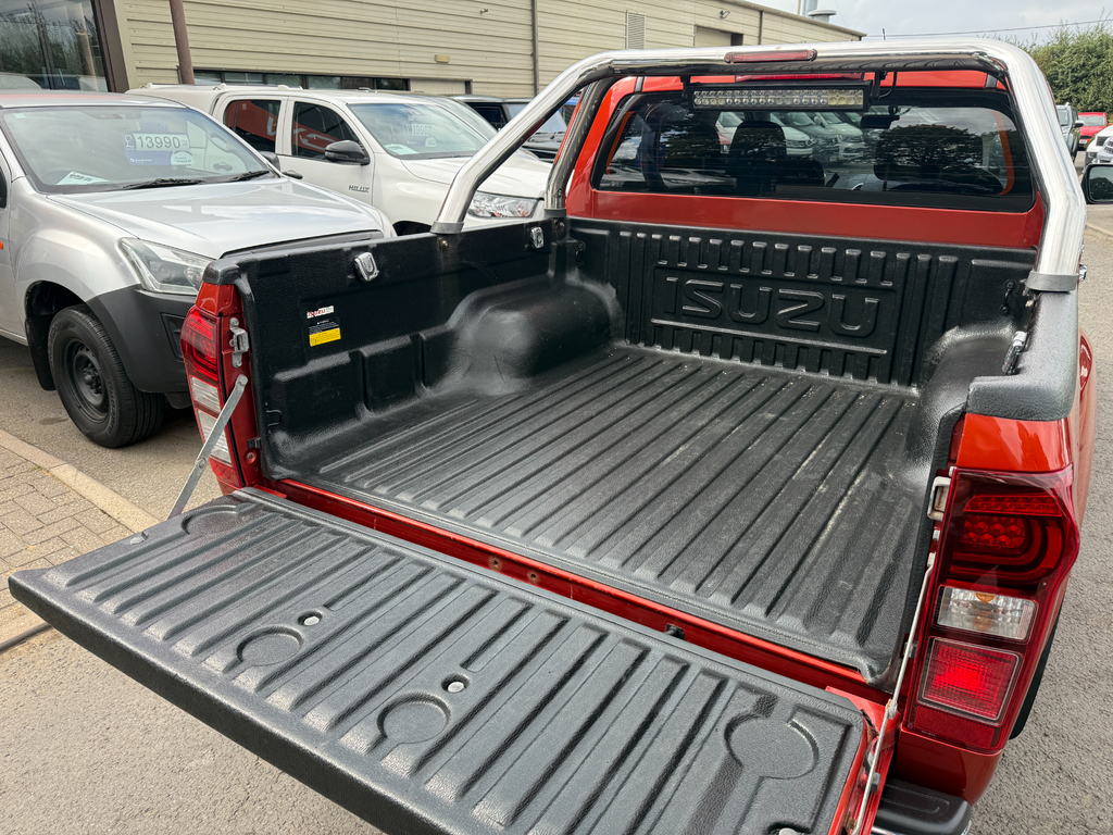 Isuzu D-Max Pickup SV67VOK Red #6