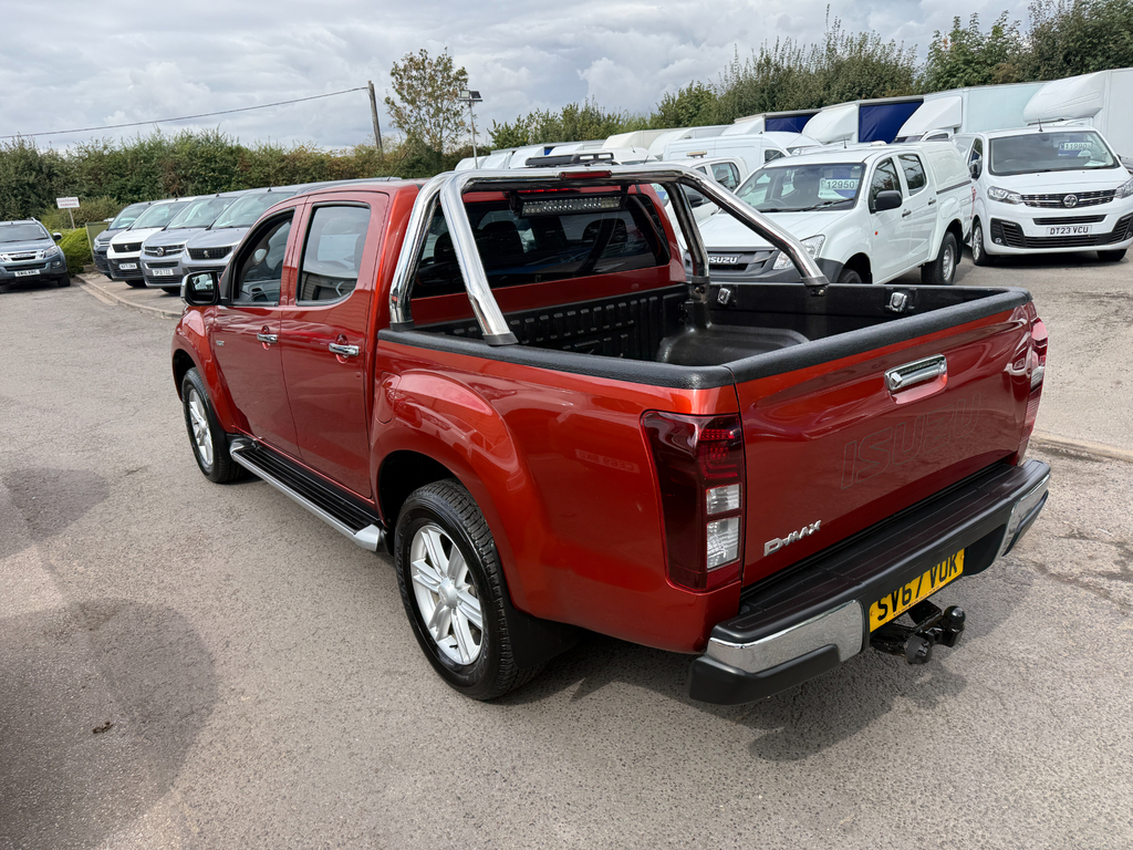 Isuzu D-Max Pickup SV67VOK Red #5