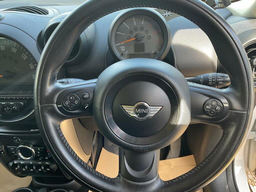 Mini Countryman Countryman One White #12