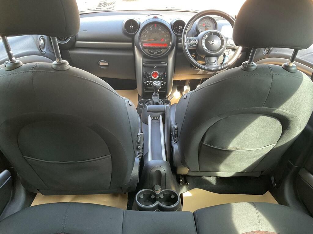 Mini Countryman Countryman One White #28