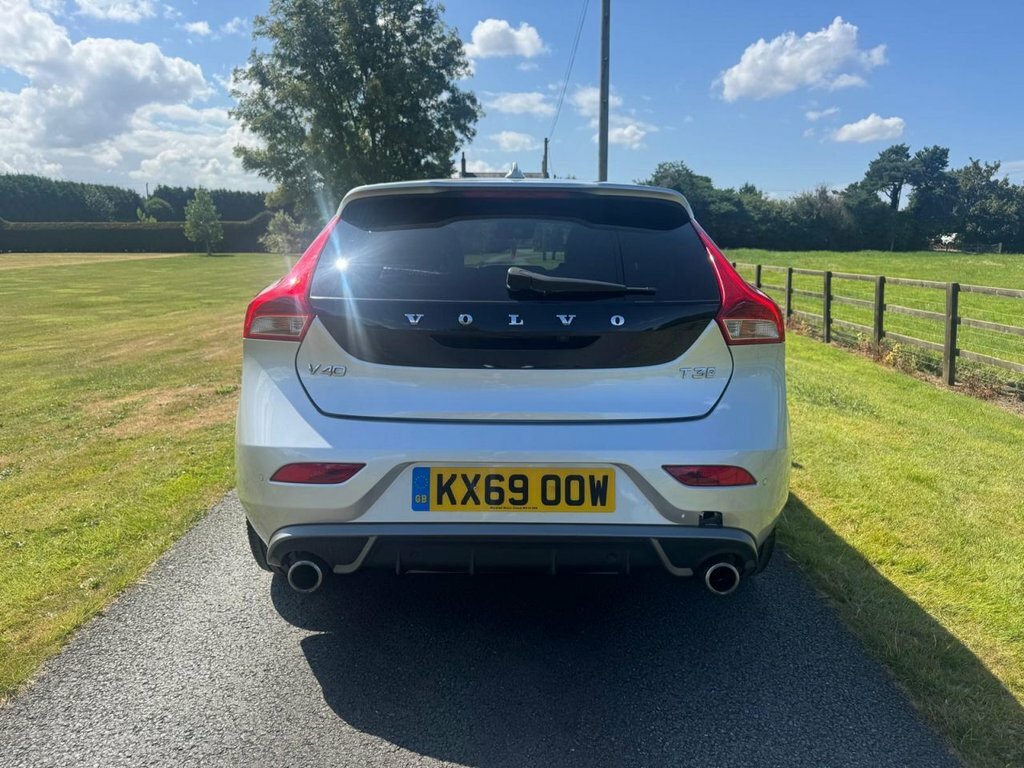 Volvo V40 1.5L R-design Edition Silver #3