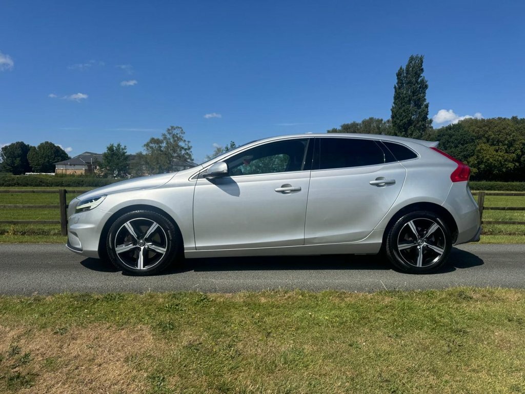 Volvo V40 1.5L R-design Edition Silver #5