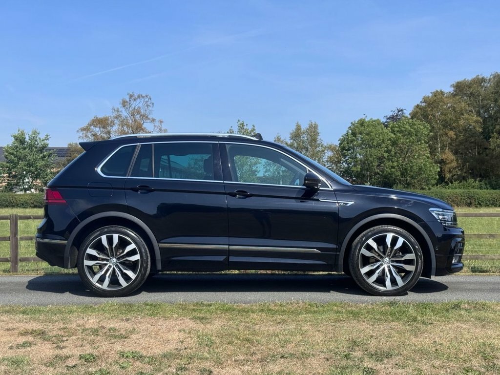 Volkswagen Tiguan 1.5L R-line Black #3