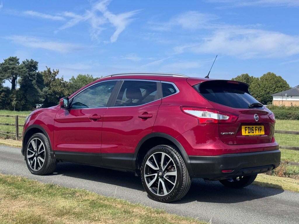 Nissan Qashqai 1.6L Tekna Red #6