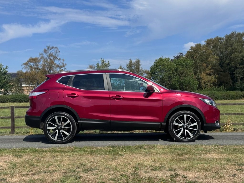 Nissan Qashqai 1.6L Tekna Red #3