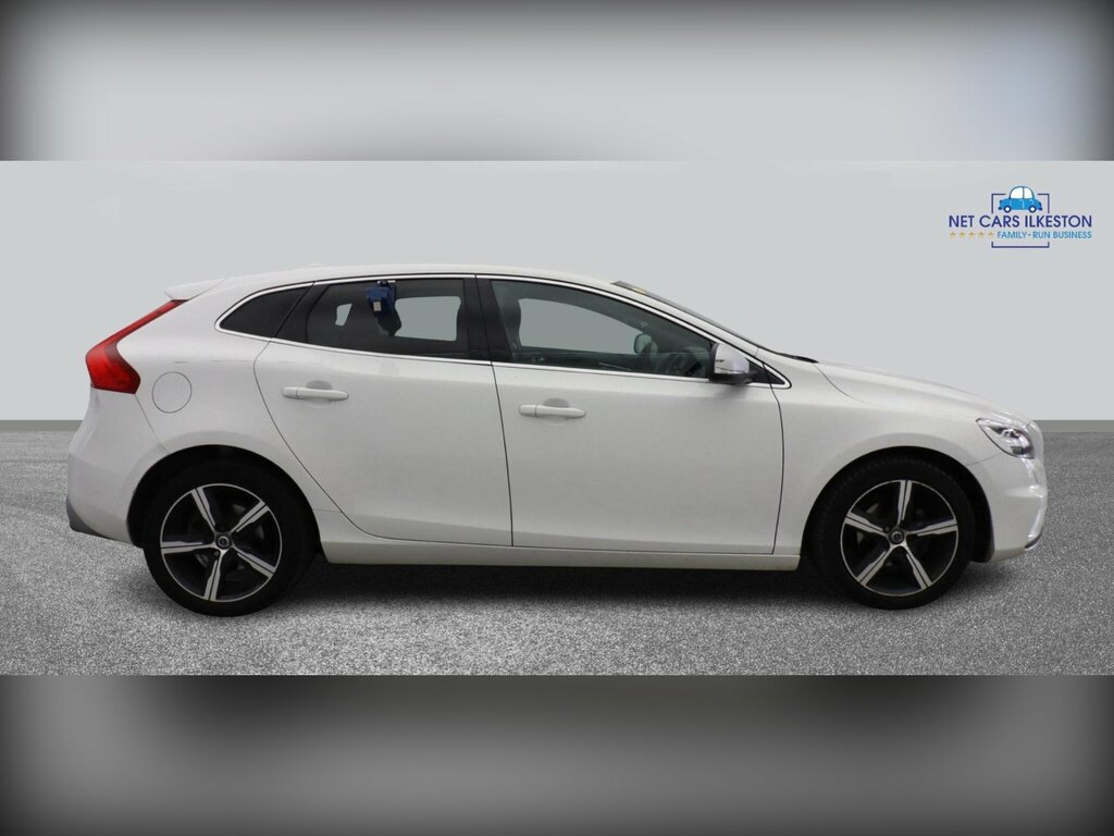 Volvo V40 2.0 D2 R-design Nav Plus Euro 6 Ss White #5