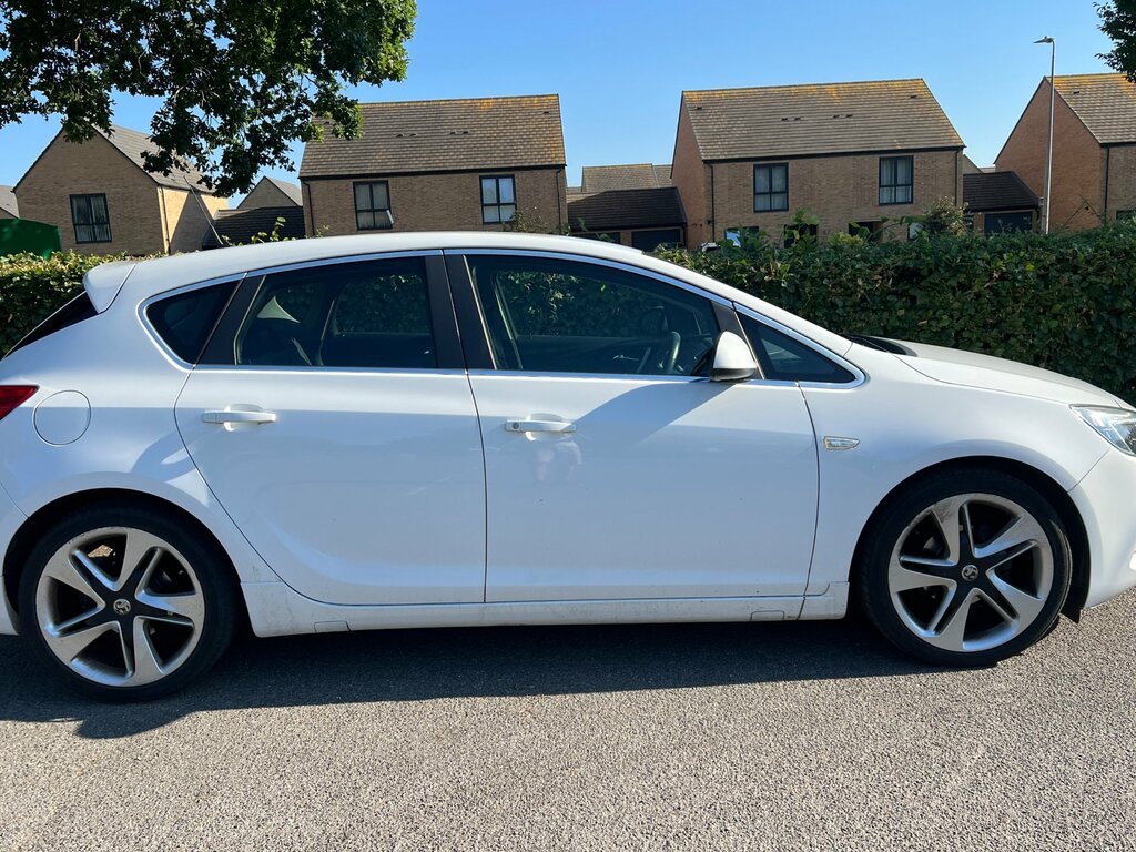 Vauxhall Astra 1.4T 16V Limited Edition Hatchback Manu KW14OKF White #6
