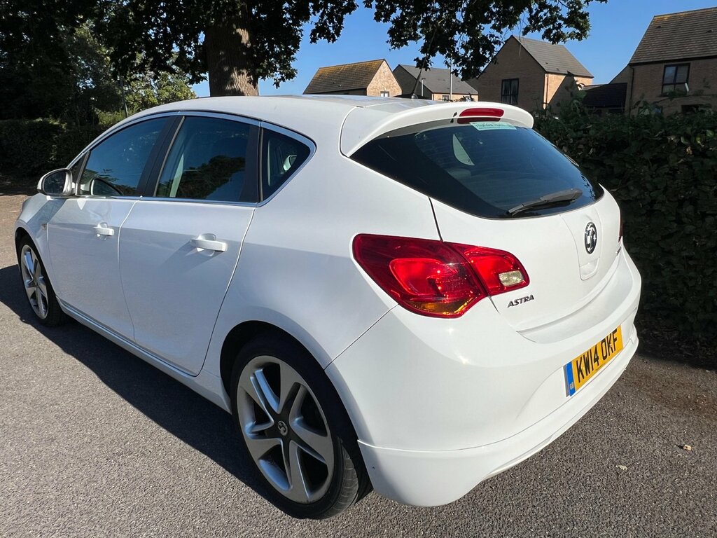 Vauxhall Astra 1.4T 16V Limited Edition Hatchback Manu KW14OKF White #3