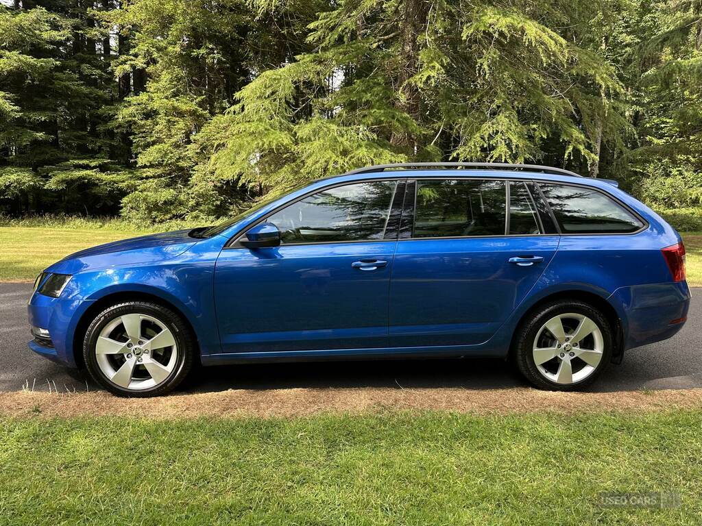 Skoda Octavia 1.6 Tdi Cr Se Drive Blue #6