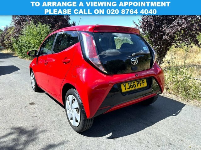 Toyota Aygo 1.0 Vvt-i X-play Hatchback Euro Red #2