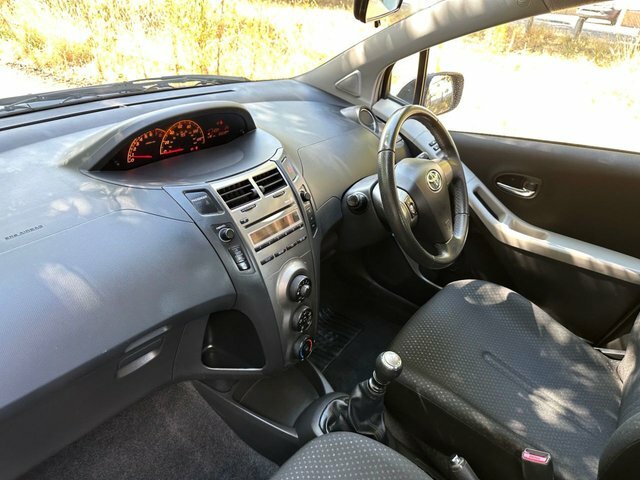 Toyota Yaris 1.33 Dual Vvt-i Tr Hatchback Eur Silver #2