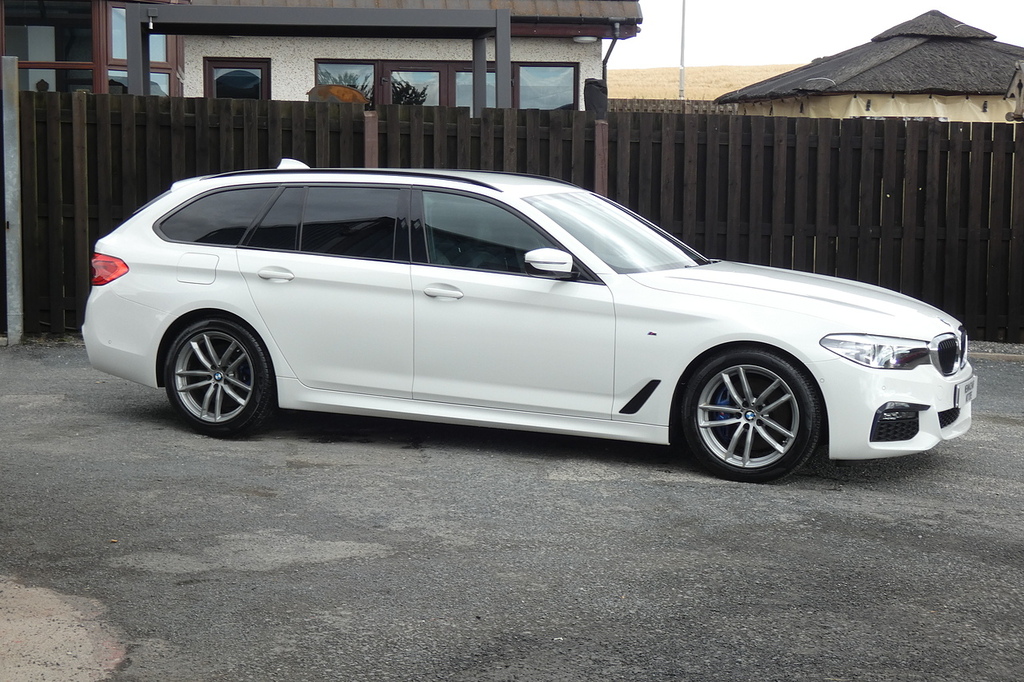 BMW 5 Series 3.0 530D M Sport Touring Xdrive Eu White #2