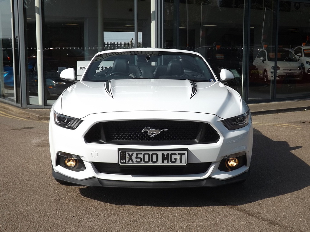 Ford Mustang V8 Gt White #2