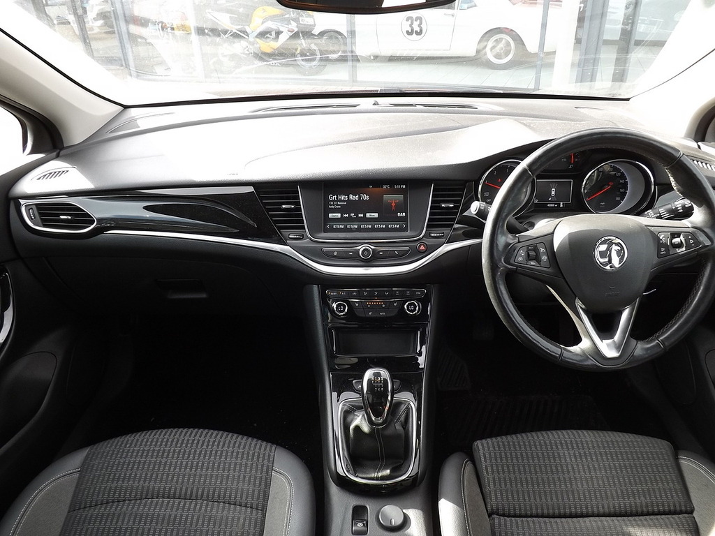 Vauxhall Astra Turbo D Griffin Edition Red #5