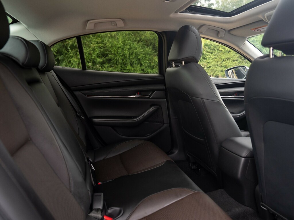 Mazda 3 2.0 E-skyactiv X Mhev 186 Takumi Black #4