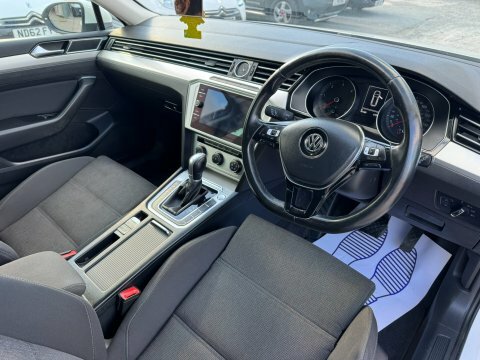 Volkswagen Passat Se Business Tdi White #2
