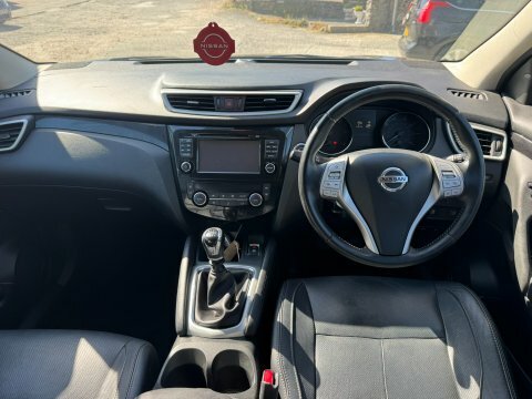 Nissan Qashqai Dci Tekna Black