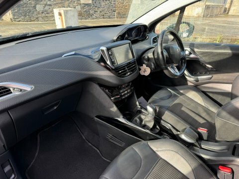 Peugeot 2008 Blue Hdi Allure Black #4
