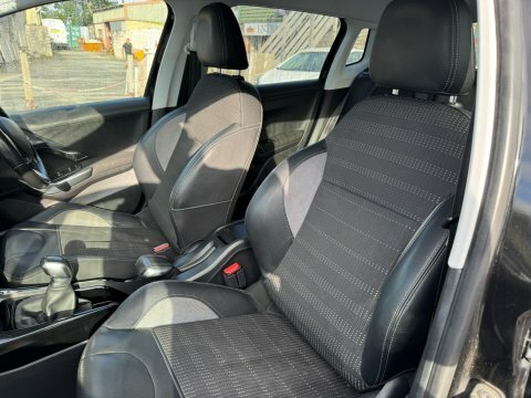 Peugeot 2008 Blue Hdi Allure Black #5