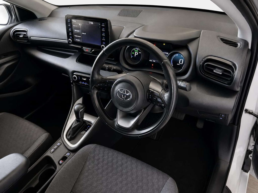 Toyota Yaris Vvt-h Design Hatchback Hybrid E-cvt Euro 6 FM21CXT #3