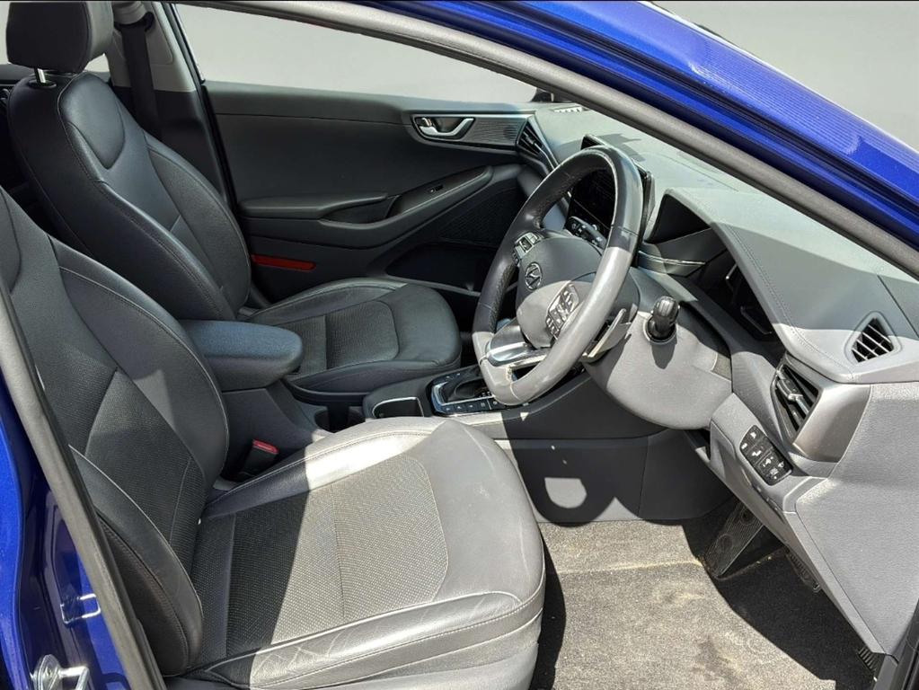 Hyundai Ioniq Premium Se 140 White #8