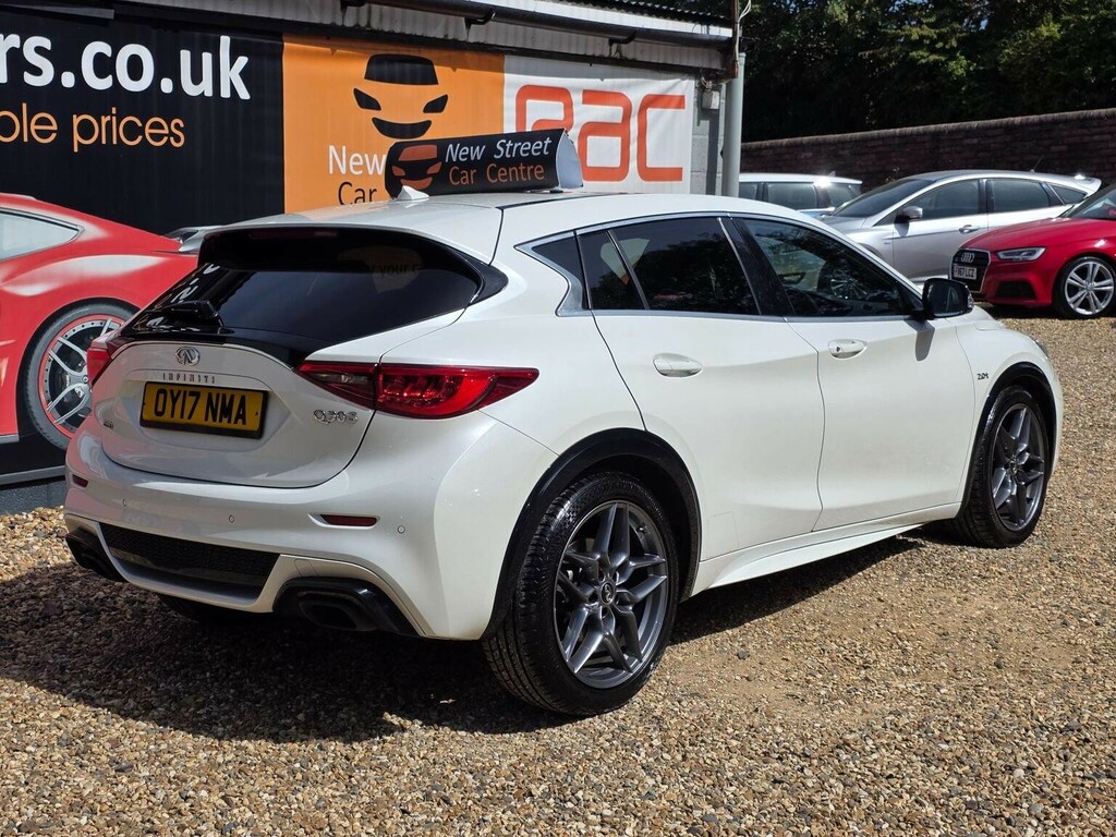 Infiniti Q30 2.0T Sport Dct Euro 6 Ss White #6