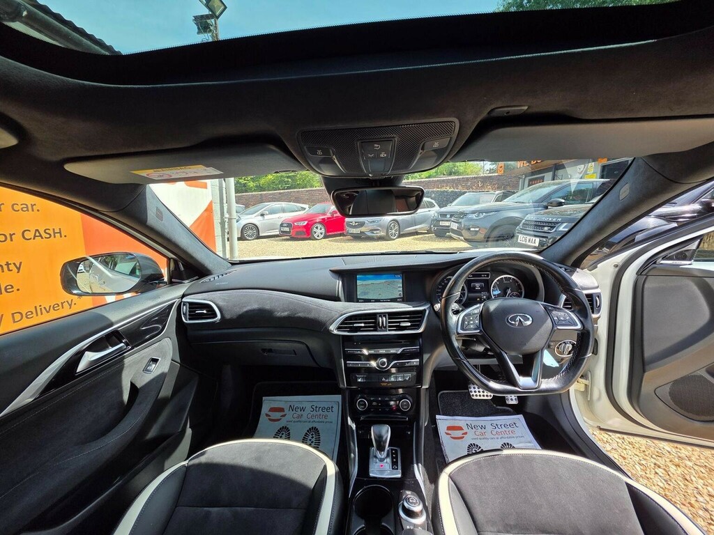 Infiniti Q30 2.0T Sport Dct Euro 6 Ss White #2