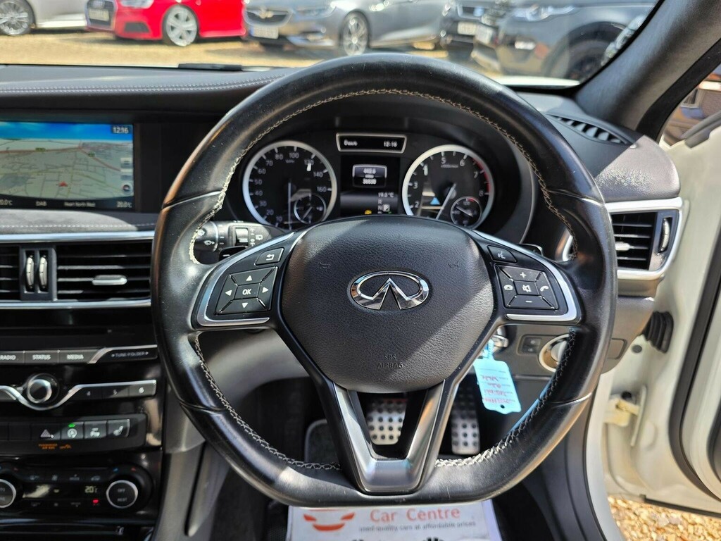 Infiniti Q30 2.0T Sport Dct Euro 6 Ss White #3