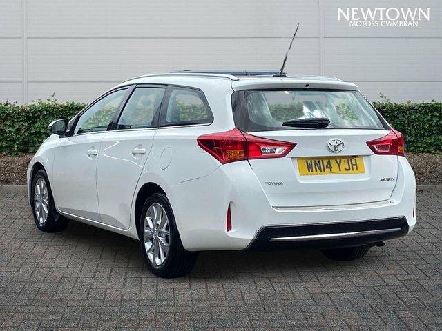 Toyota Auris 1.6 V-matic Icon Touring Sports White #5