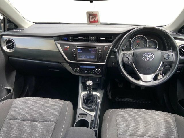 Toyota Auris 2014 1.8 Vvt-i Icon White #11