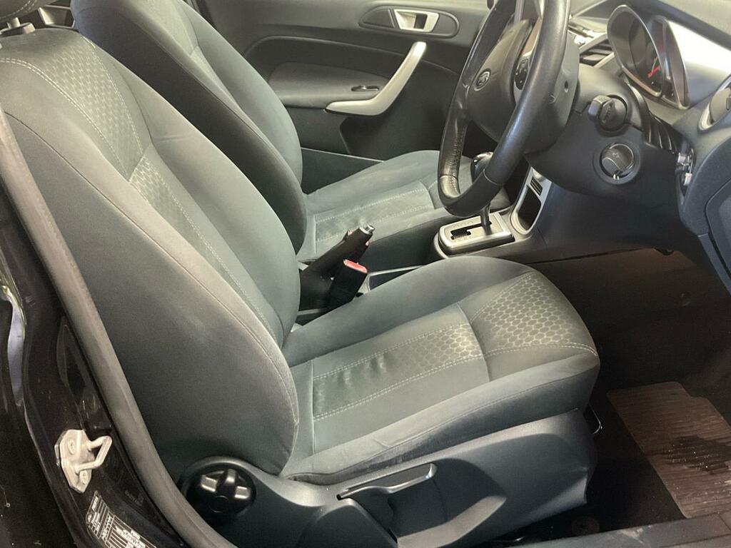 Ford Fiesta Zetec 16V 5-Door Silver #9