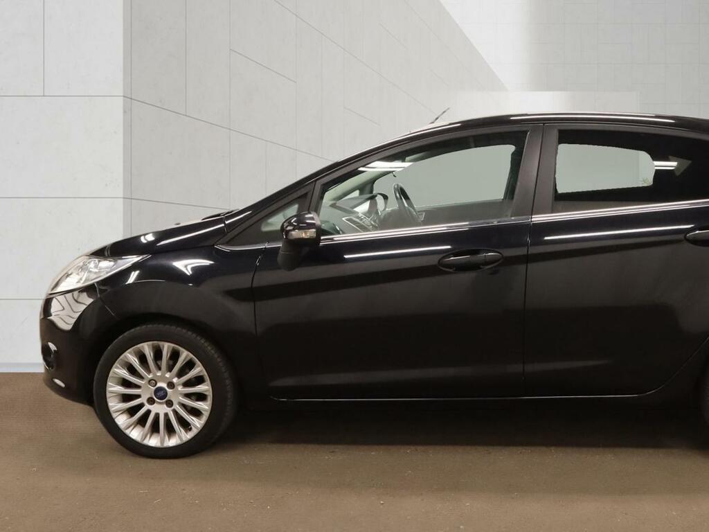 Ford Fiesta Zetec 16V 5-Door Silver #5